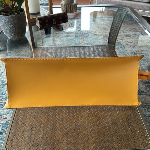 Louis Vuitton Epi Sac Triangle Tassil Purse yellow with matching wallet. - Picture 13 of 17
